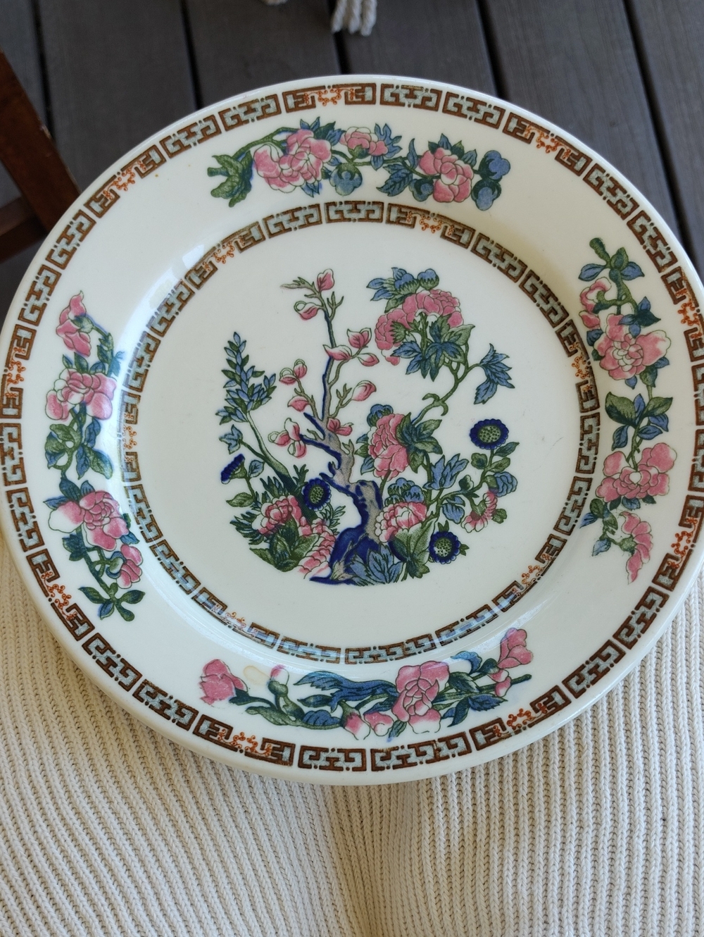 Vintage Floral Indian Tree 9 Inch Plate in Pink and Blue